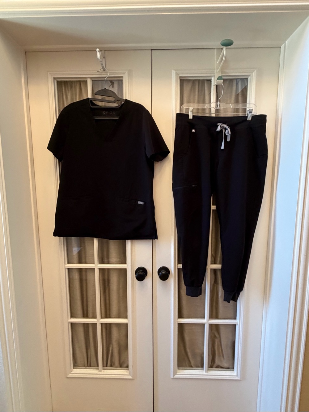 3XL Black Women’s Figs Scrub Set w/ Zamora Joggers